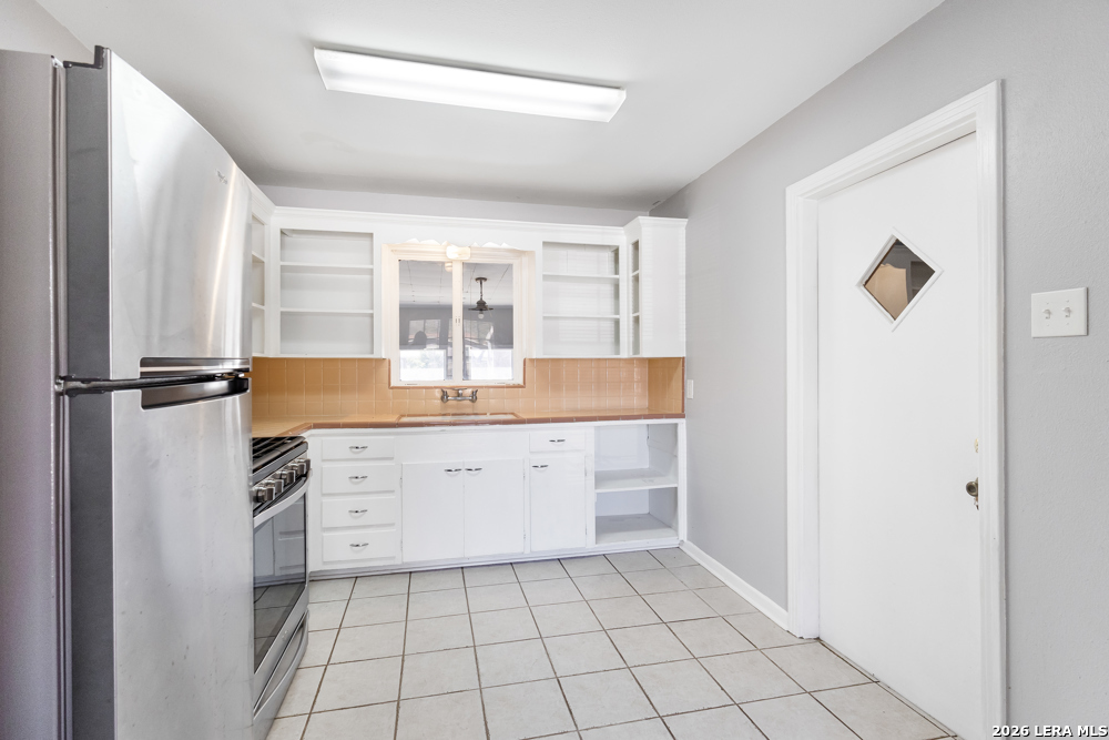 210 Dryden