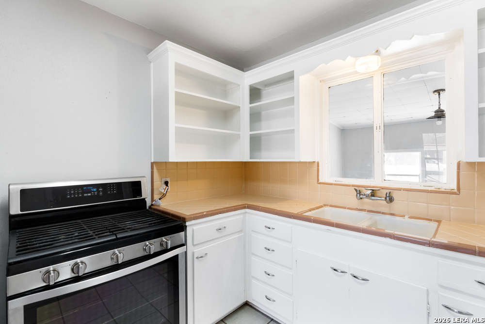 210 Dryden