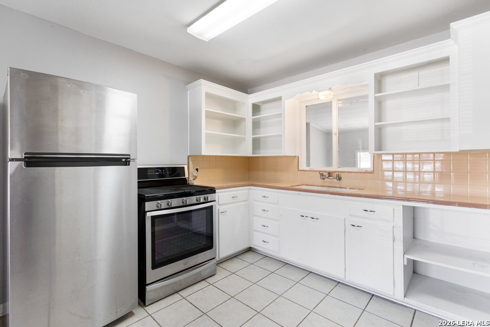 210 Dryden
