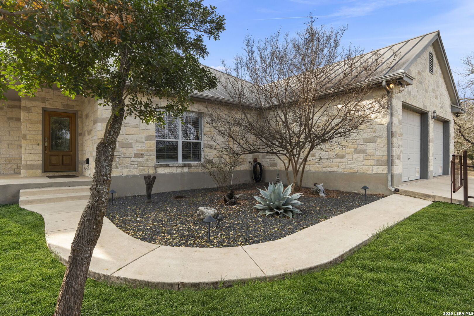 158 private road 4732