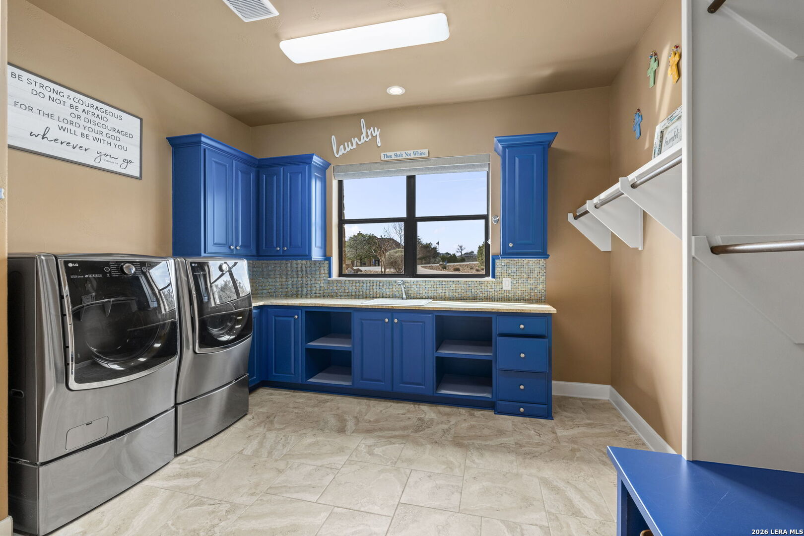 1039 Bluewater Place