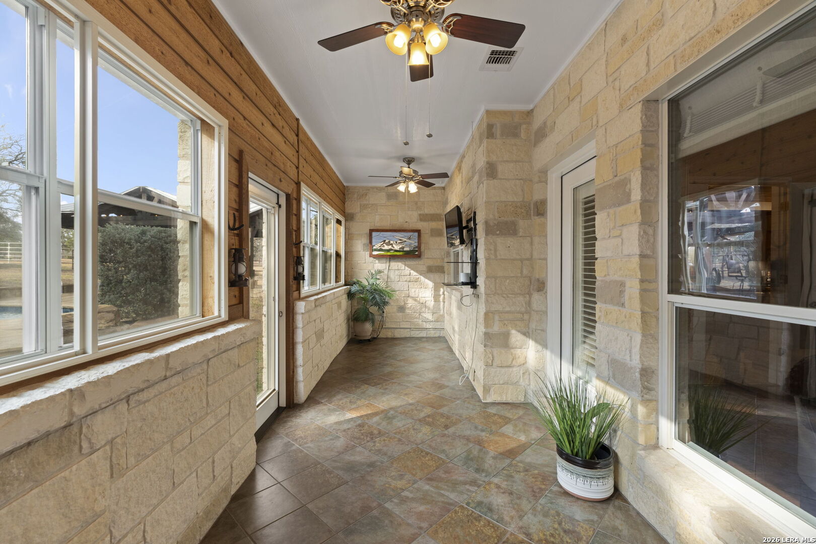 158 private road 4732