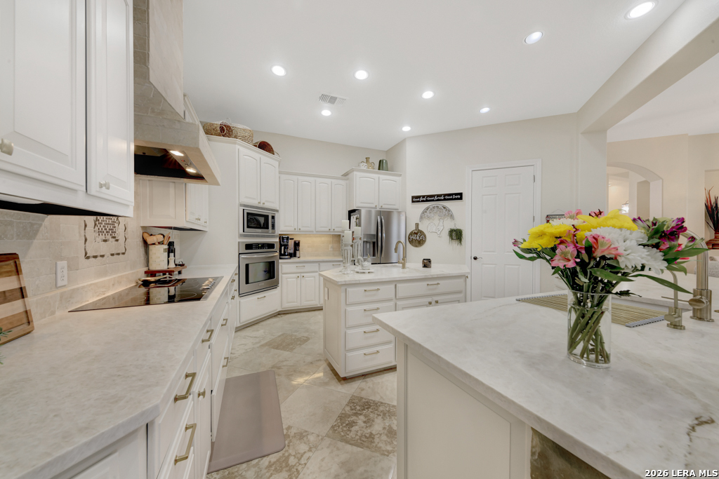 115 Treeline