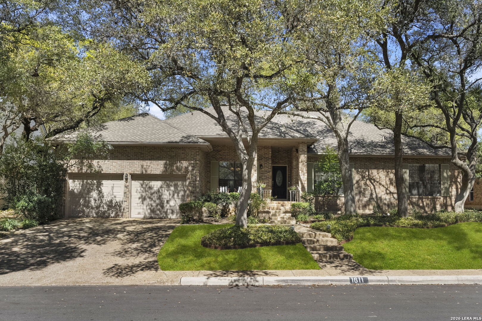 1611 Eagle Point