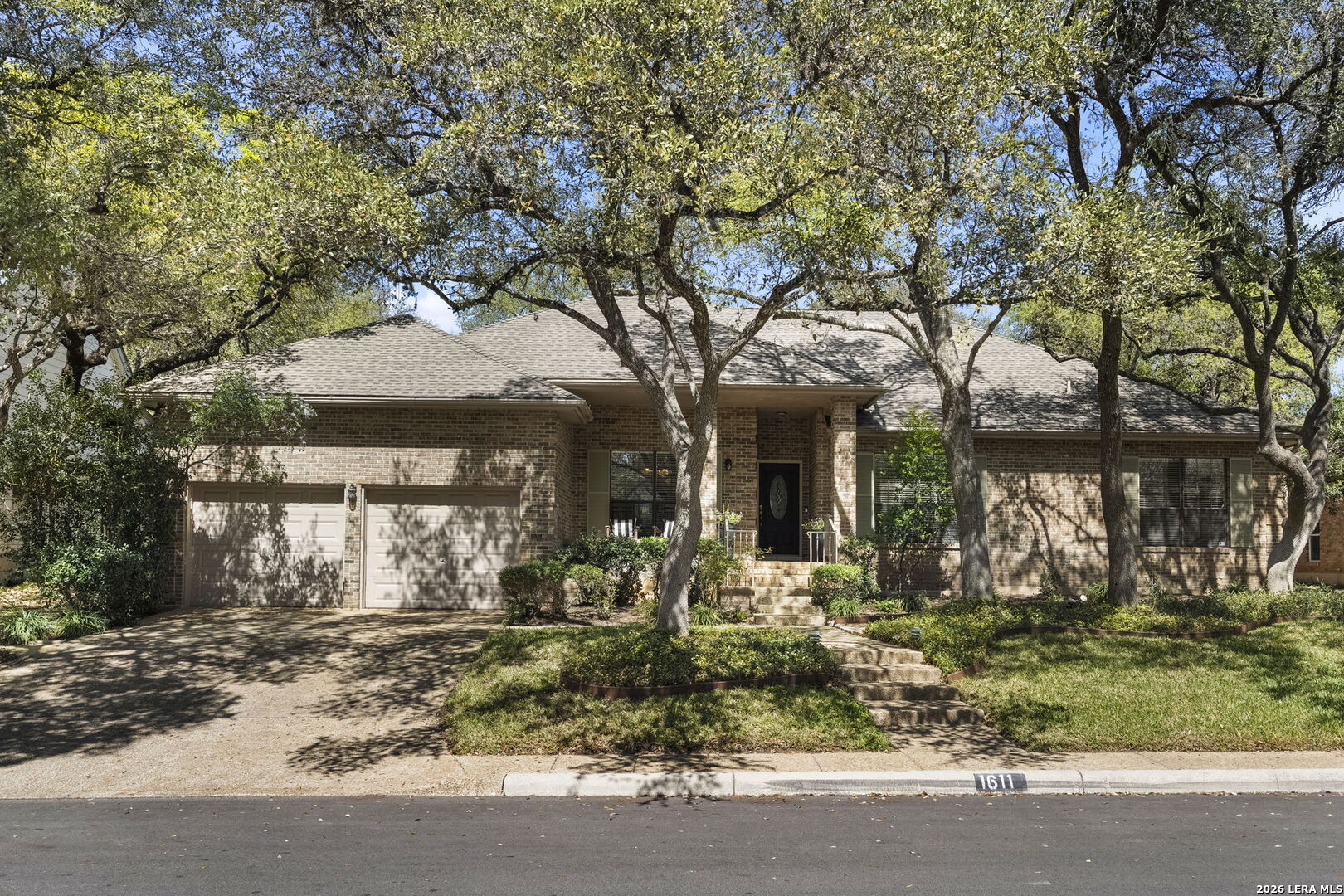 1611 Eagle Point