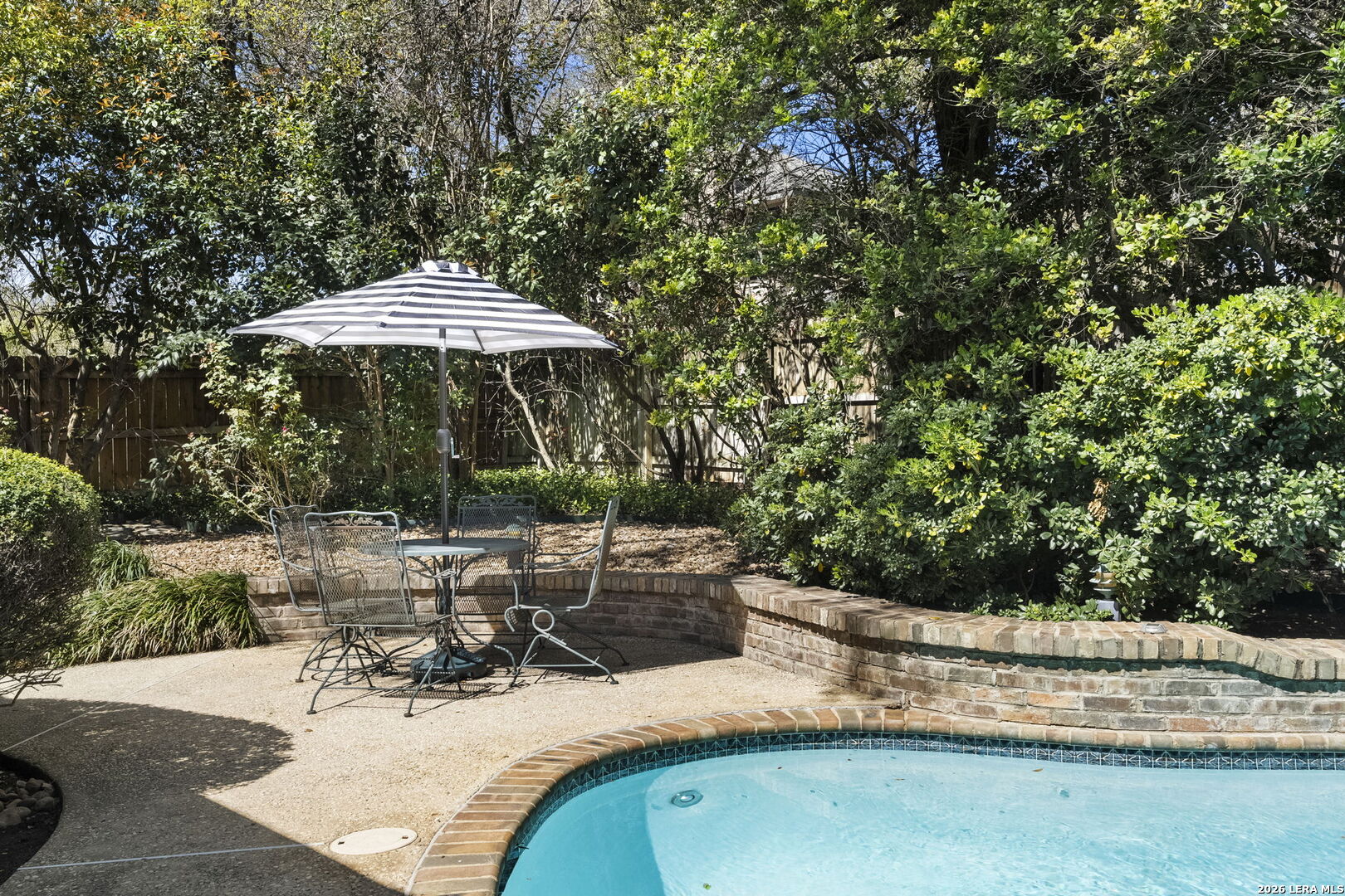 1611 Eagle Point