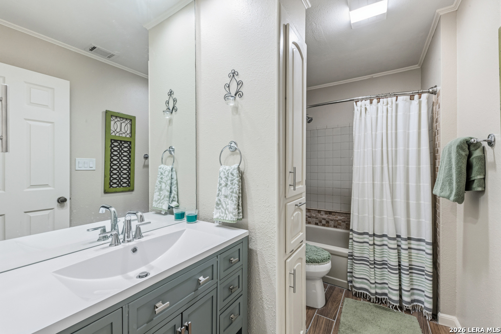 11843 Braesview 2101