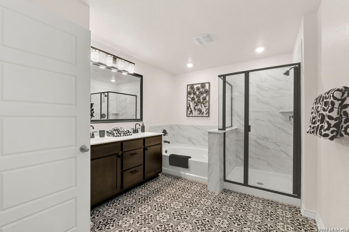14839 Vance Jackson UNIT 1101