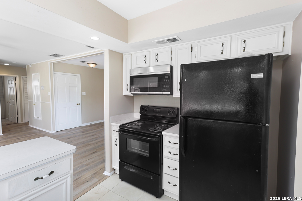 5611 Sir Gareth Dr