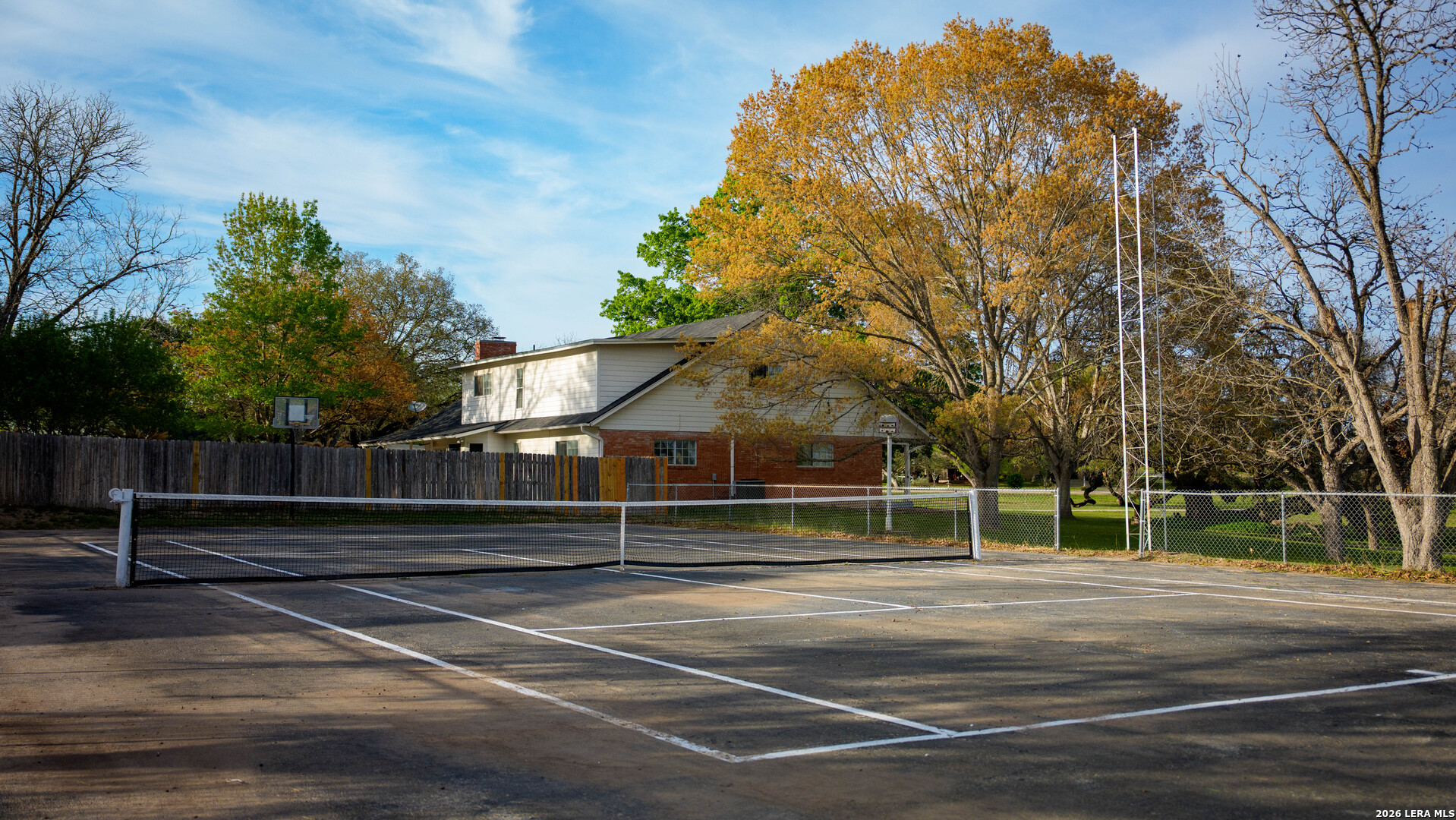 2212 FM 466
