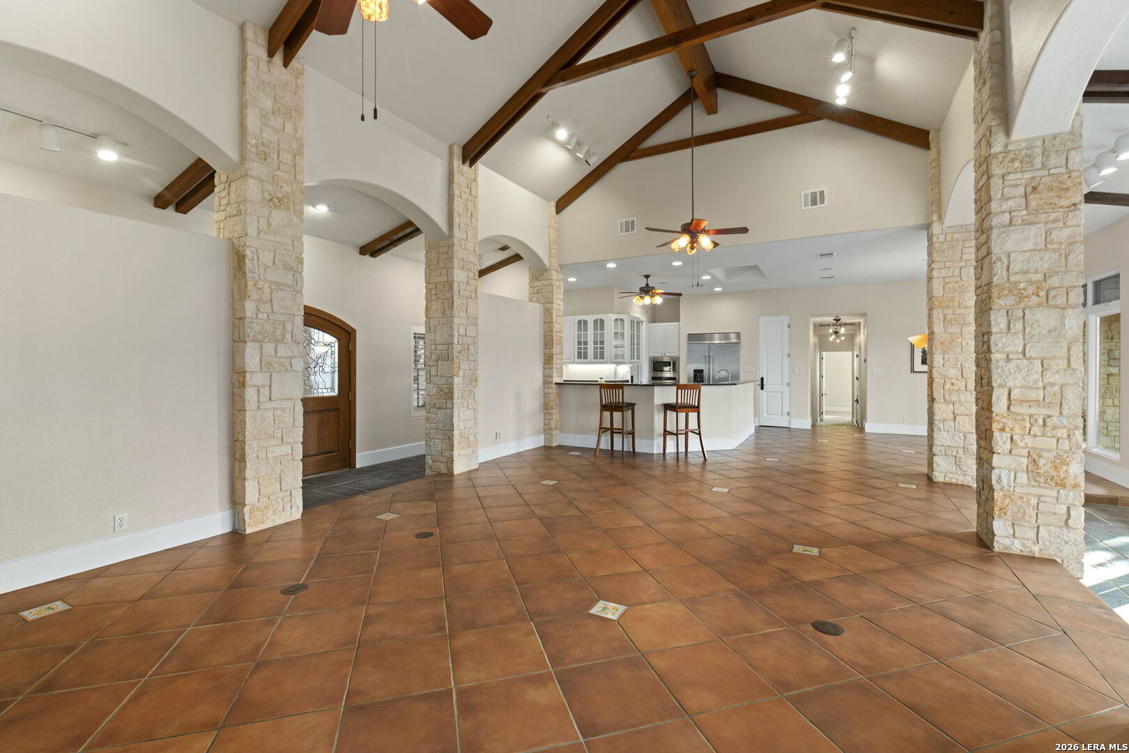 15529 Escarpment Oak