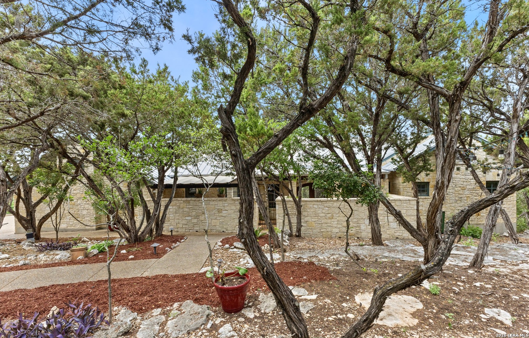 15529 Escarpment Oak