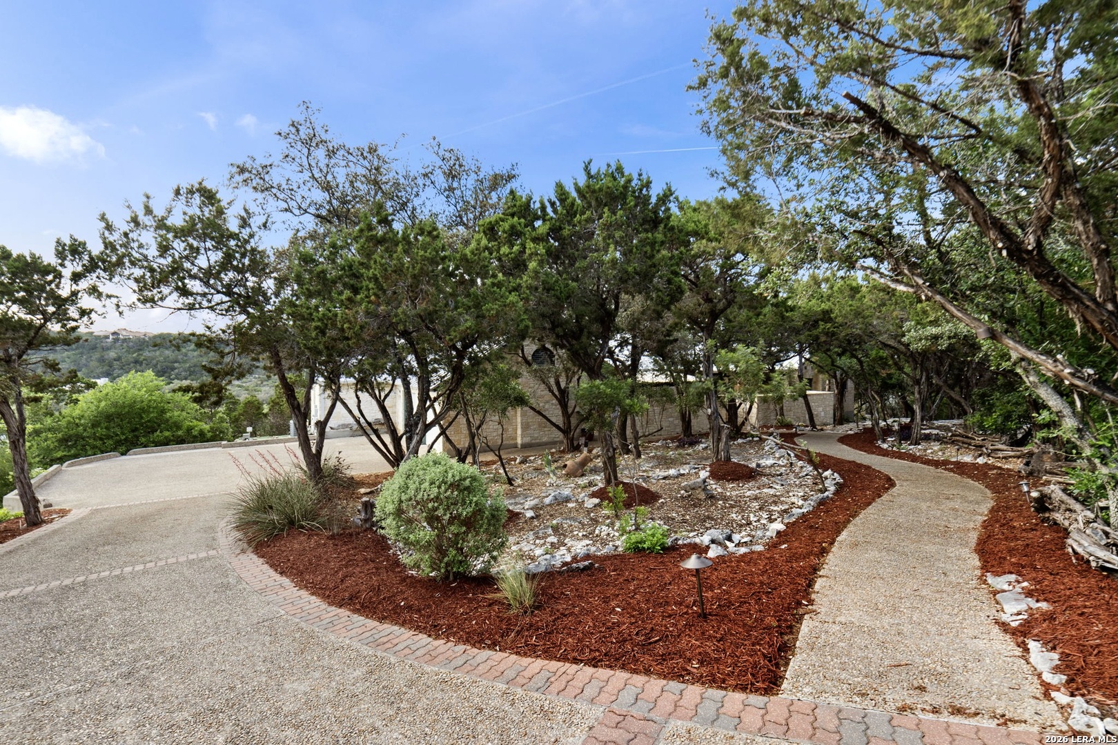 15529 Escarpment Oak