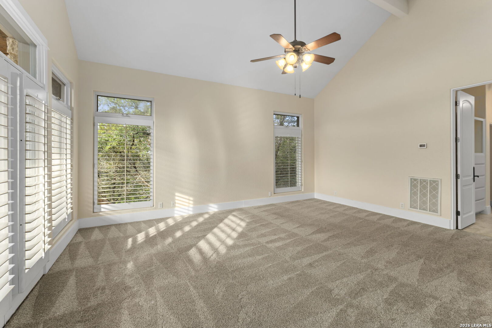 15529 Escarpment Oak