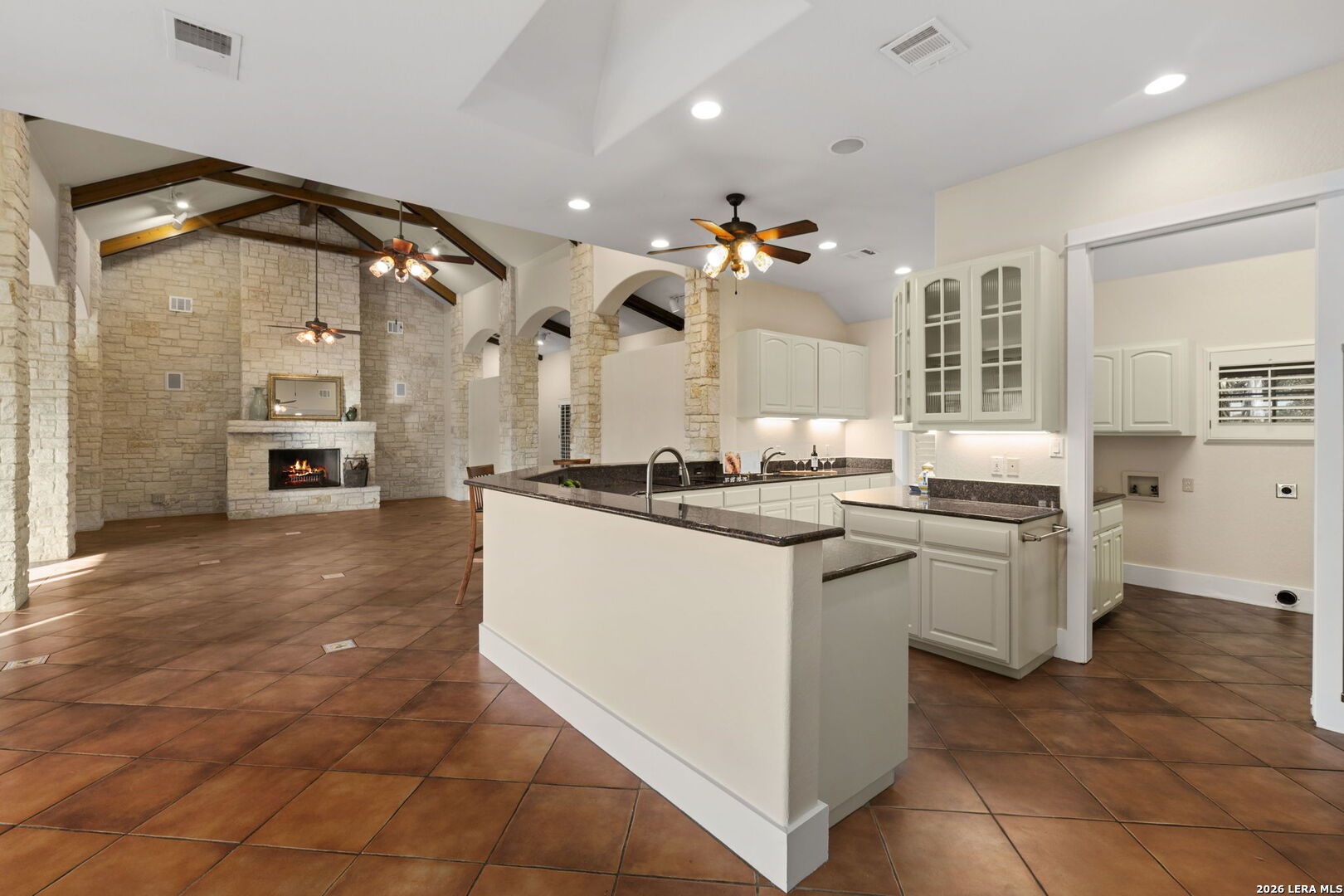 15529 Escarpment Oak