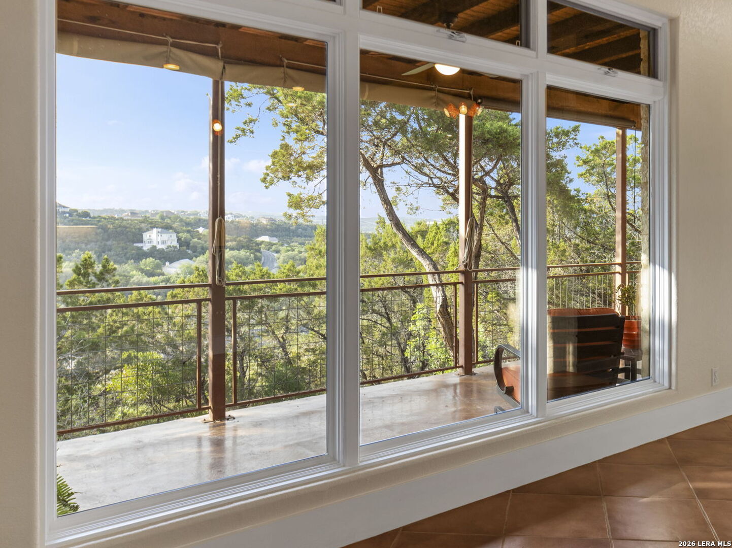 15529 Escarpment Oak