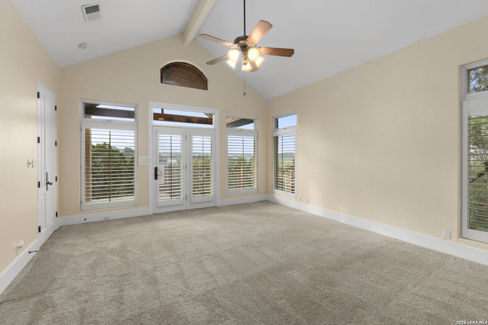 15529 Escarpment Oak