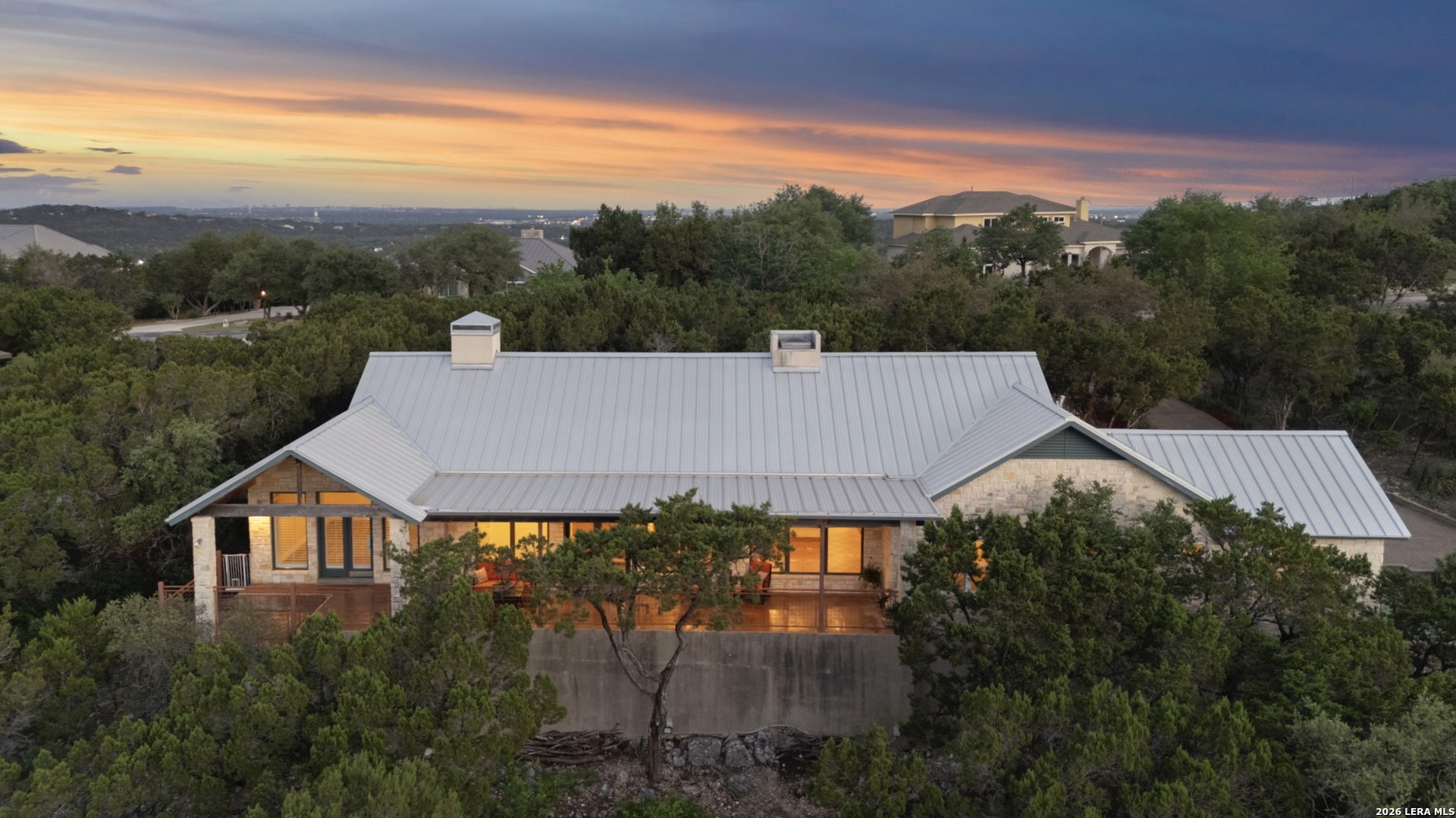 15529 Escarpment Oak