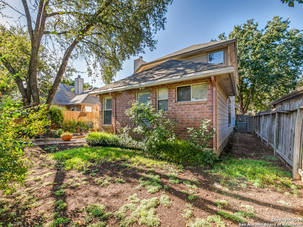 16 PEMBROKE LANE