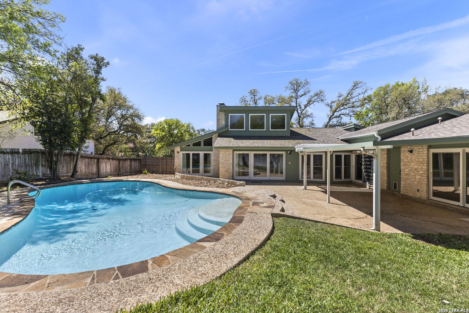 12811 Country Crest