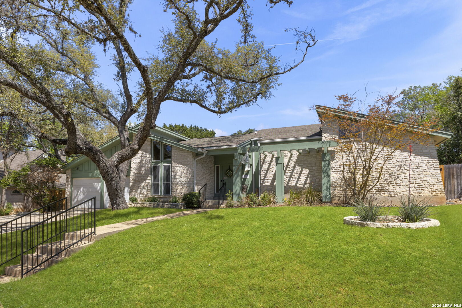 12811 Country Crest