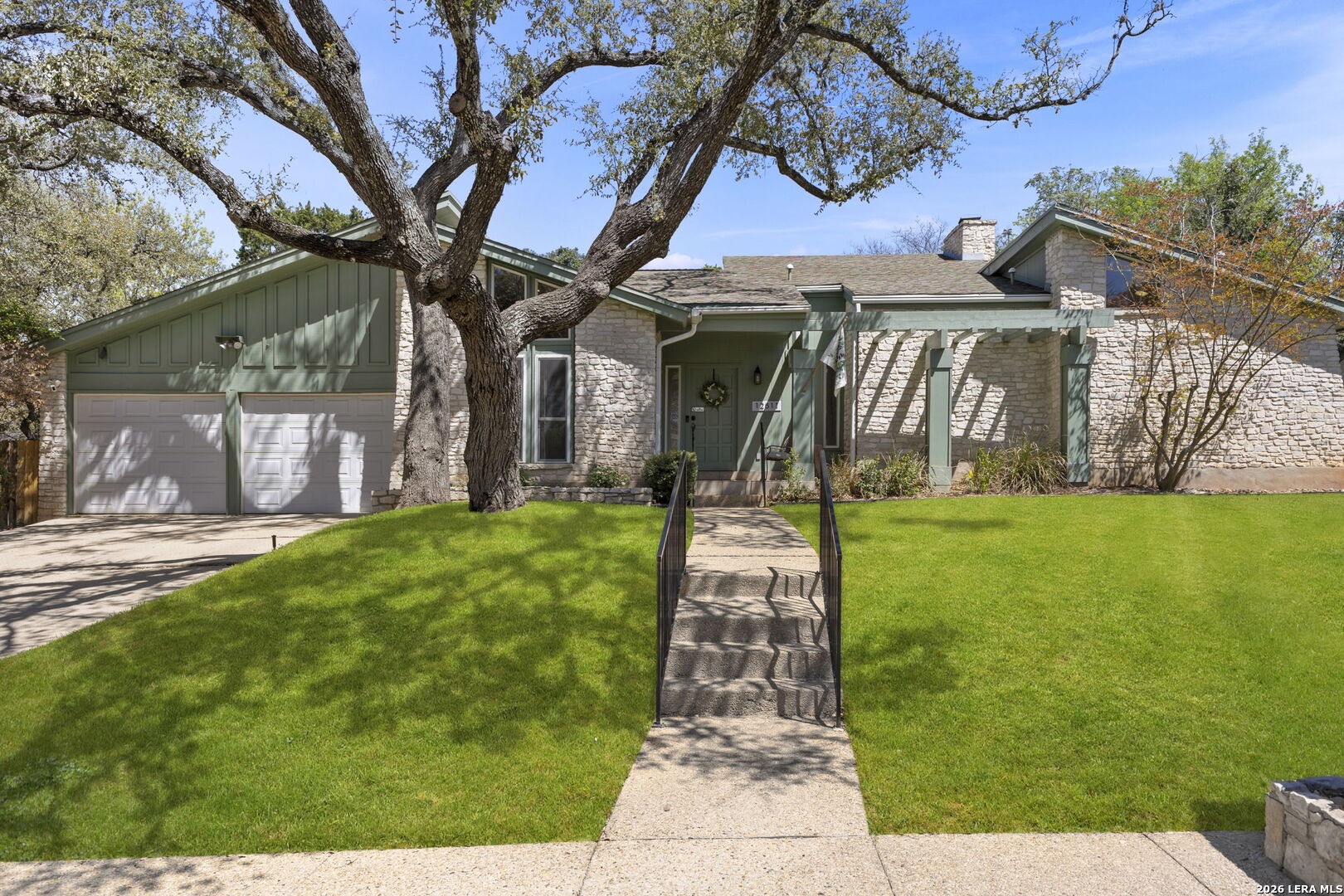 12811 Country Crest