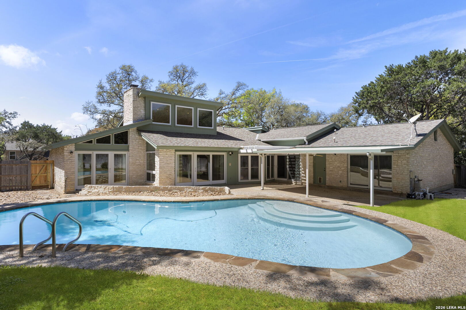 12811 Country Crest