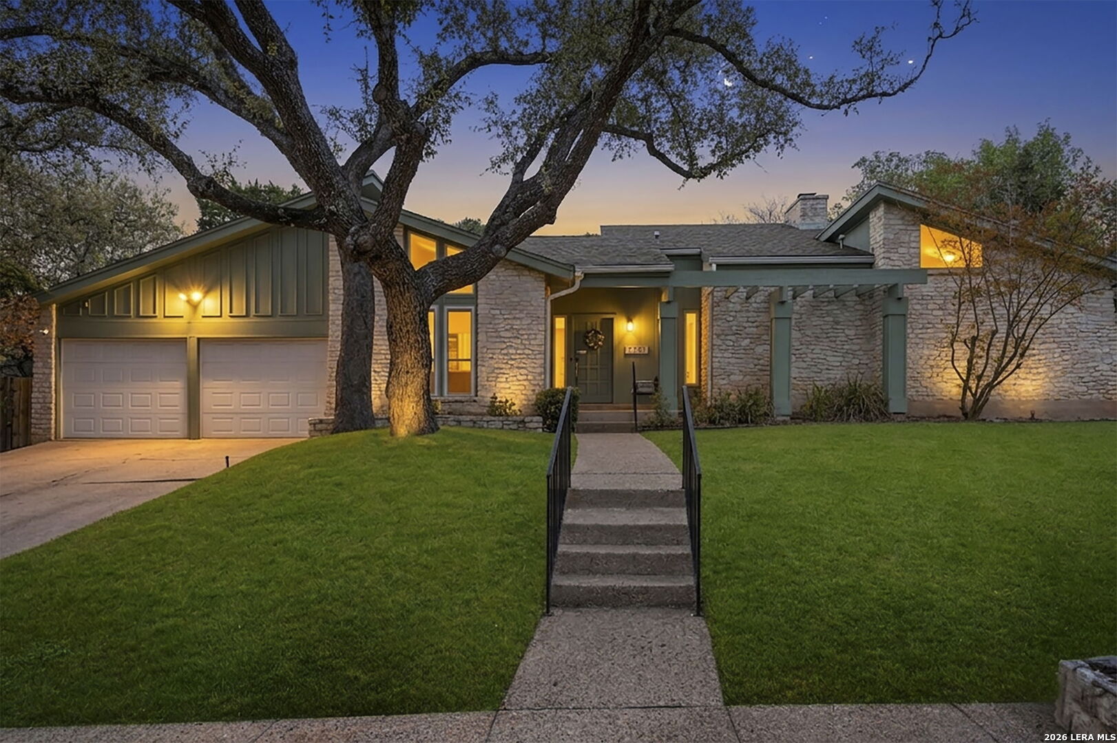 12811 Country Crest