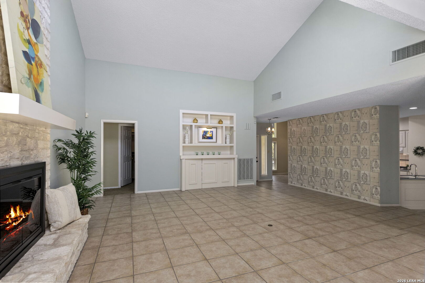 12811 Country Crest