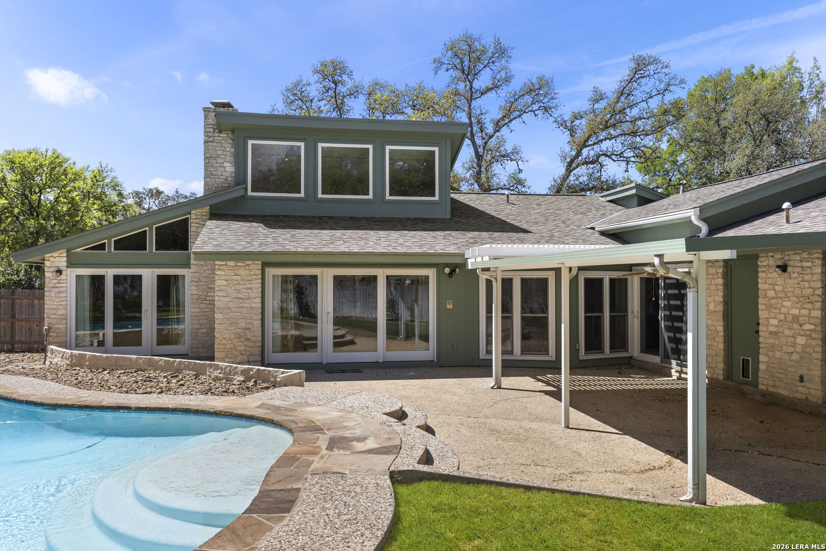 12811 Country Crest