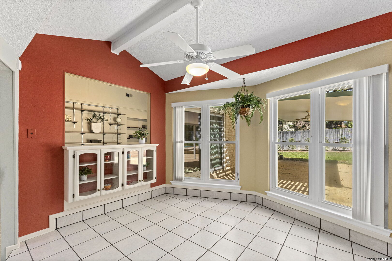 12811 Country Crest