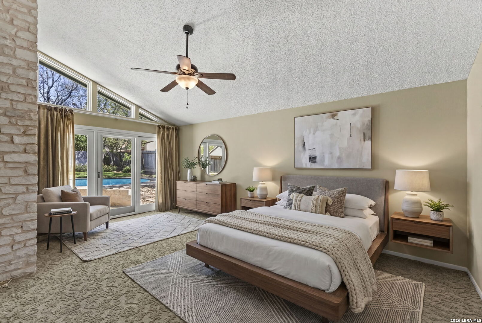 12811 Country Crest
