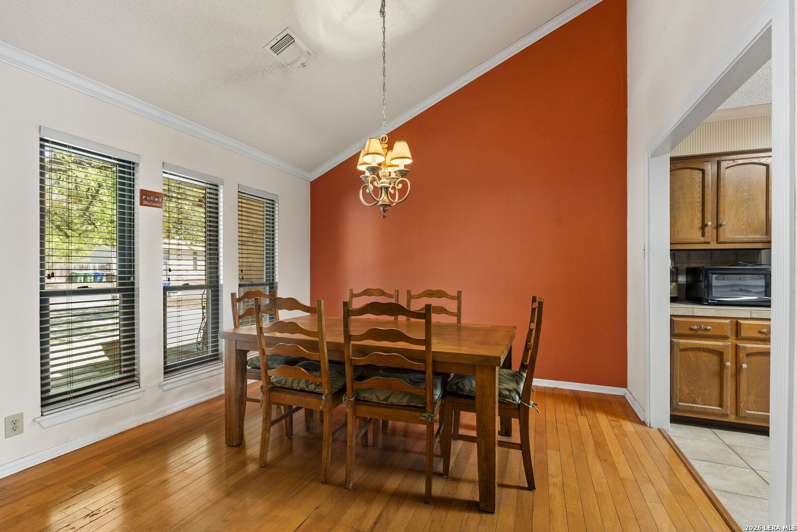 2422 Shadow Cliff St