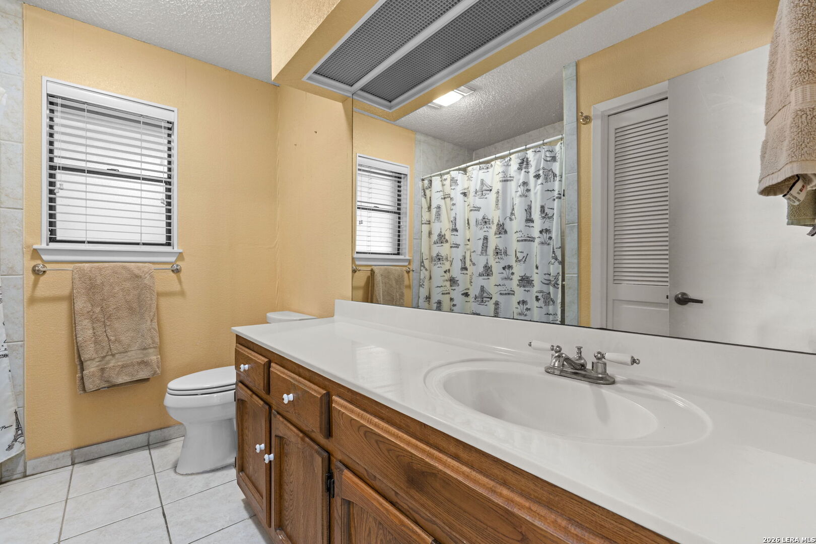 2422 Shadow Cliff St