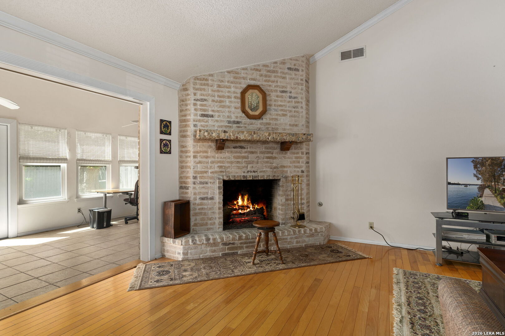 2422 Shadow Cliff St