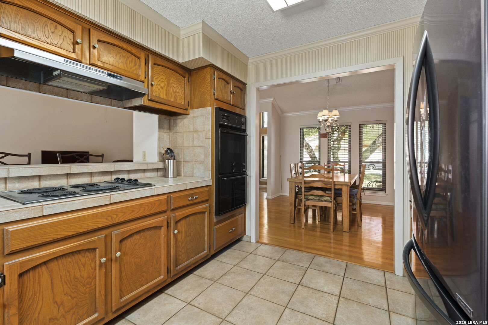 2422 Shadow Cliff St