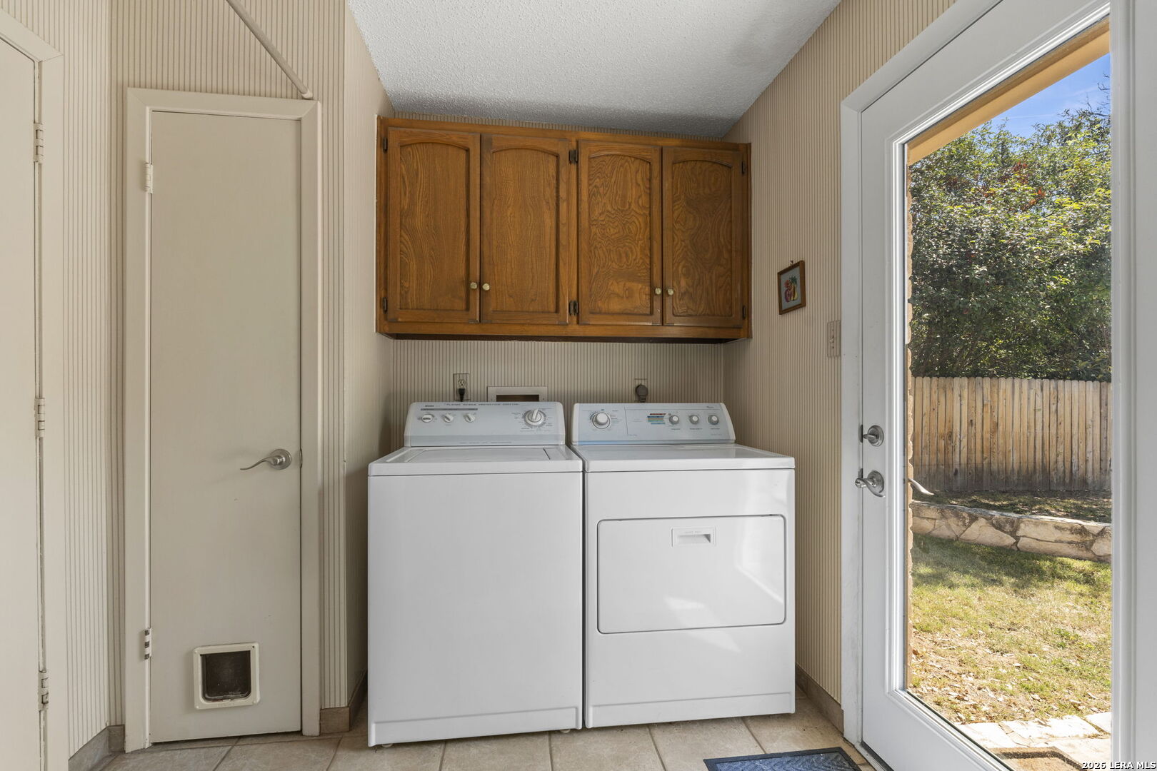 2422 Shadow Cliff St