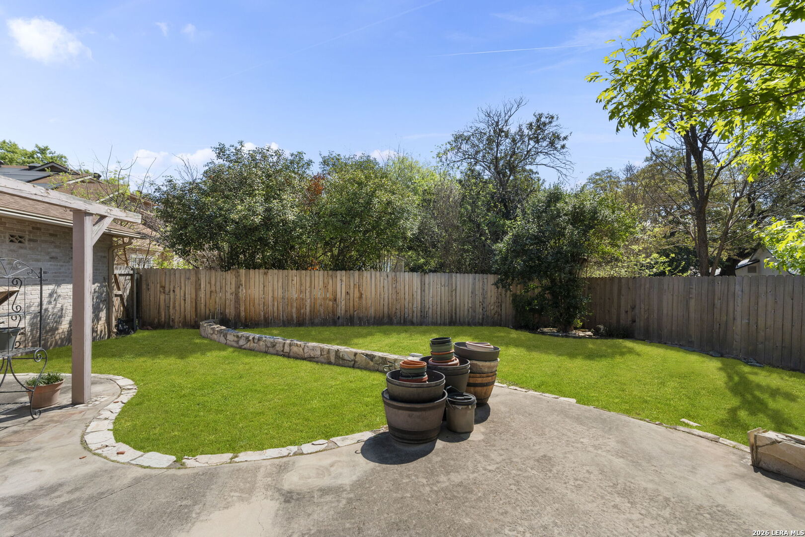 2422 Shadow Cliff St