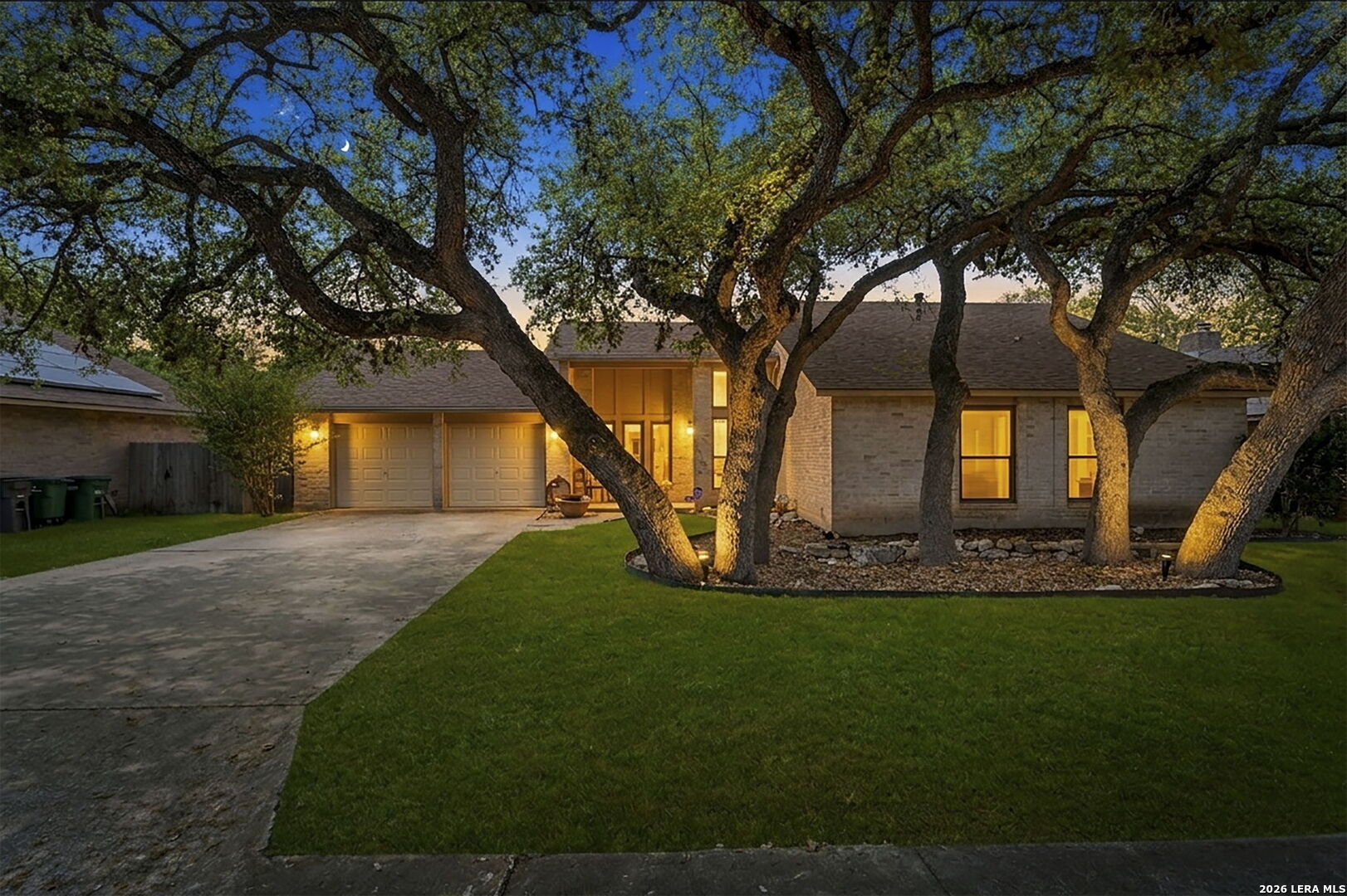 2422 Shadow Cliff St