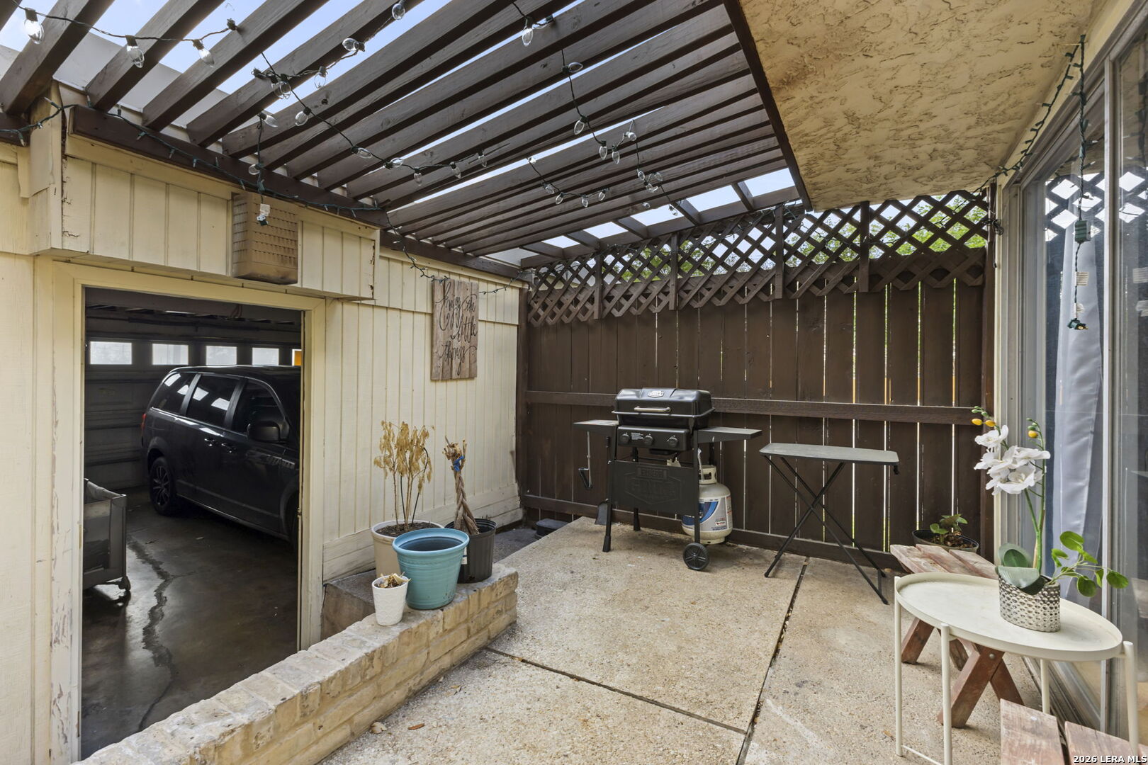 7123 Thrush View 8