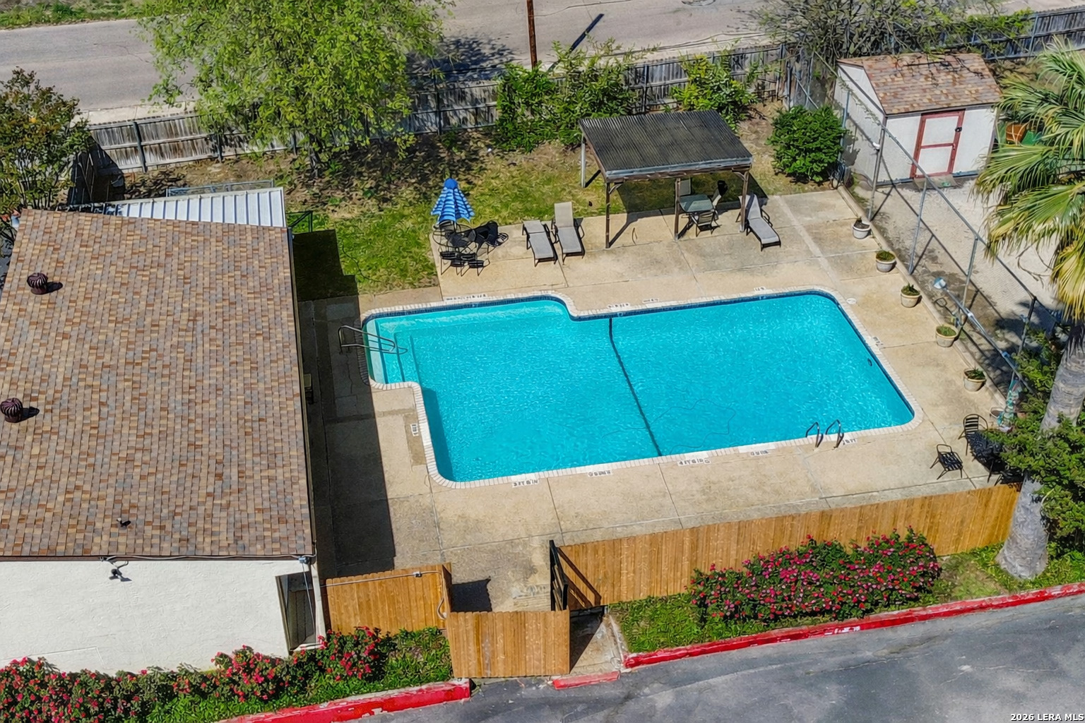 7123 Thrush View 8