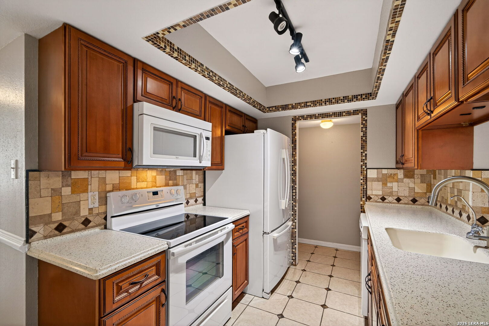 6750 Crown Ridge