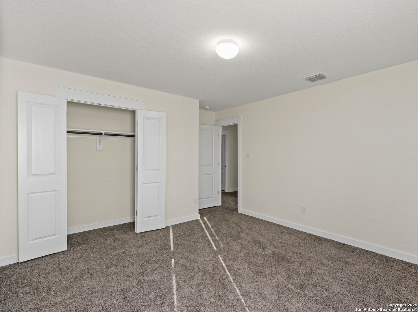 8207 Chasemont