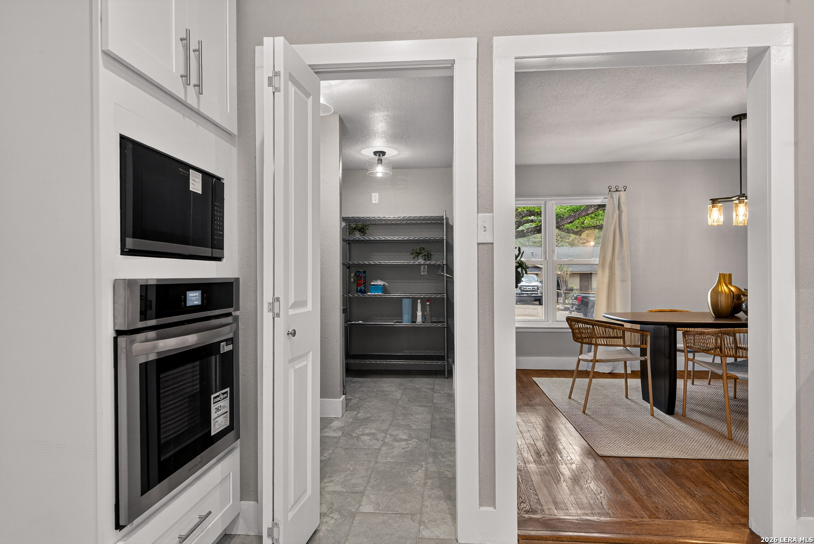 5935 forest knoll