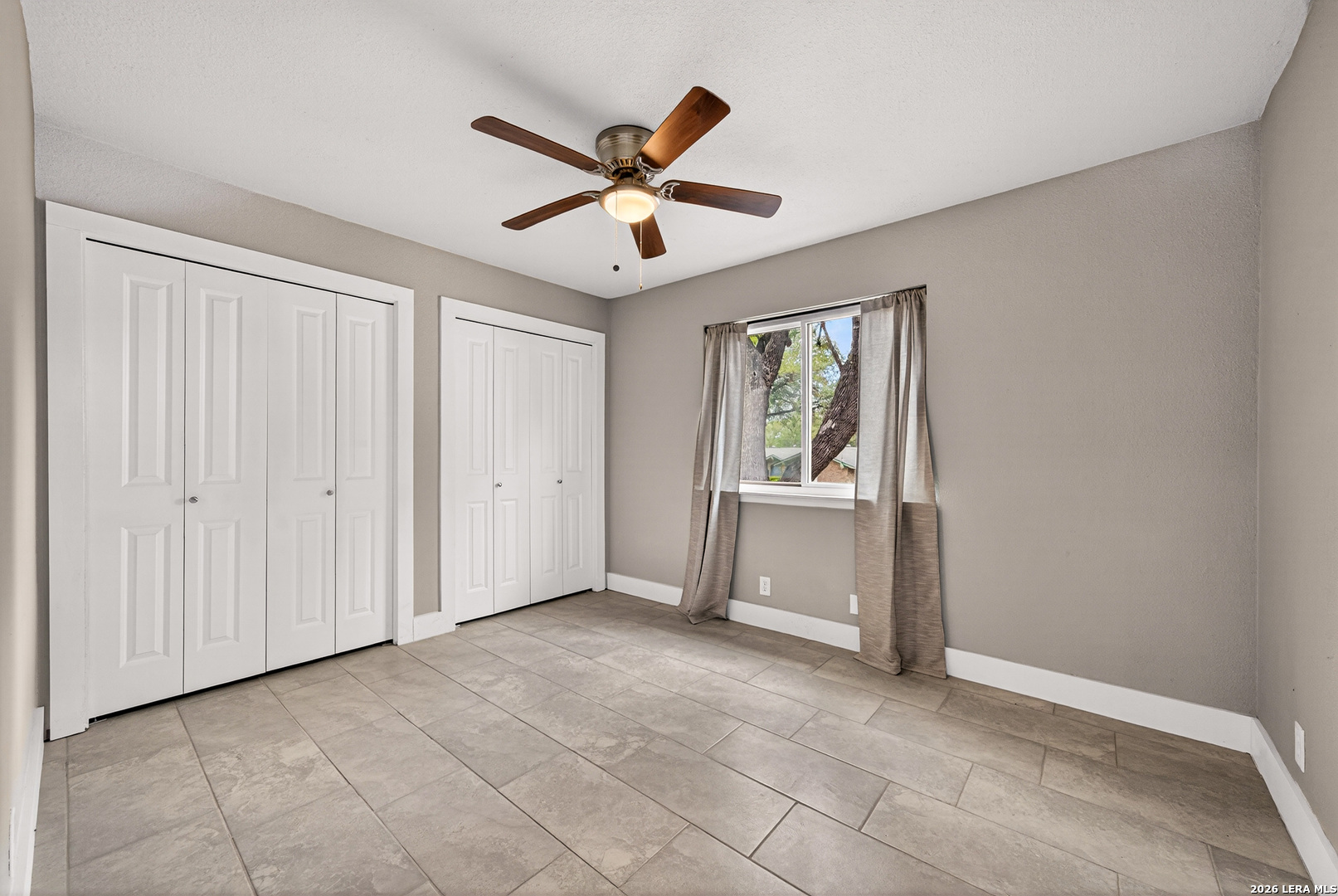 5935 forest knoll