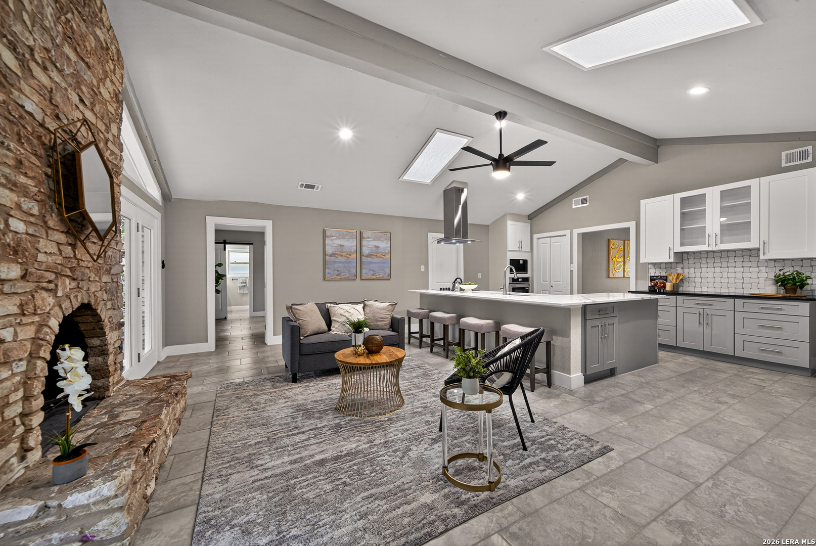 5935 forest knoll
