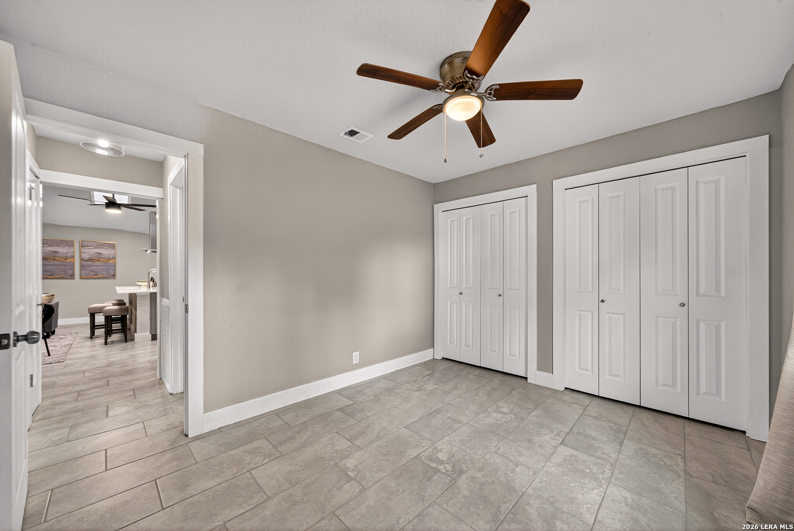 5935 forest knoll