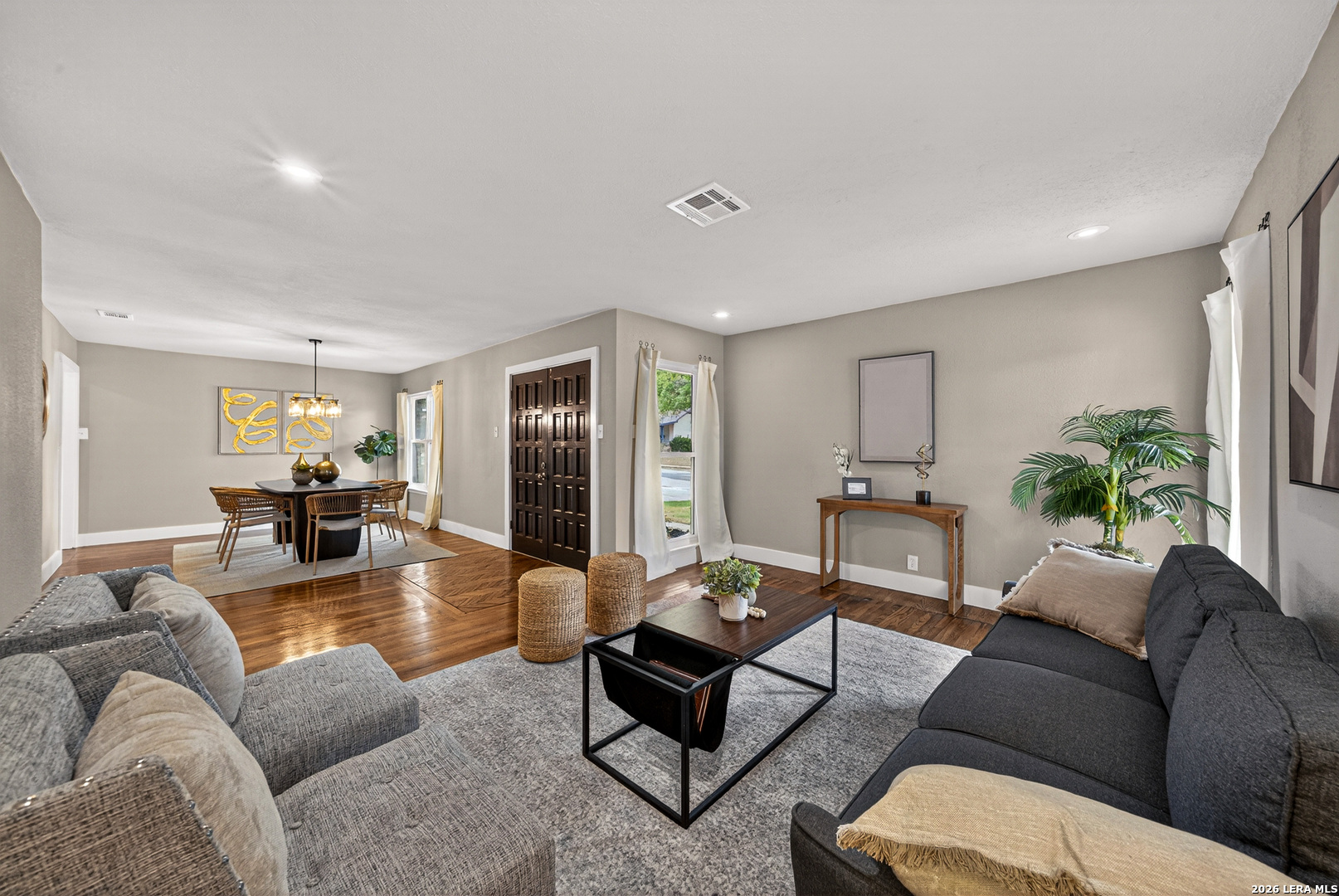 5935 forest knoll
