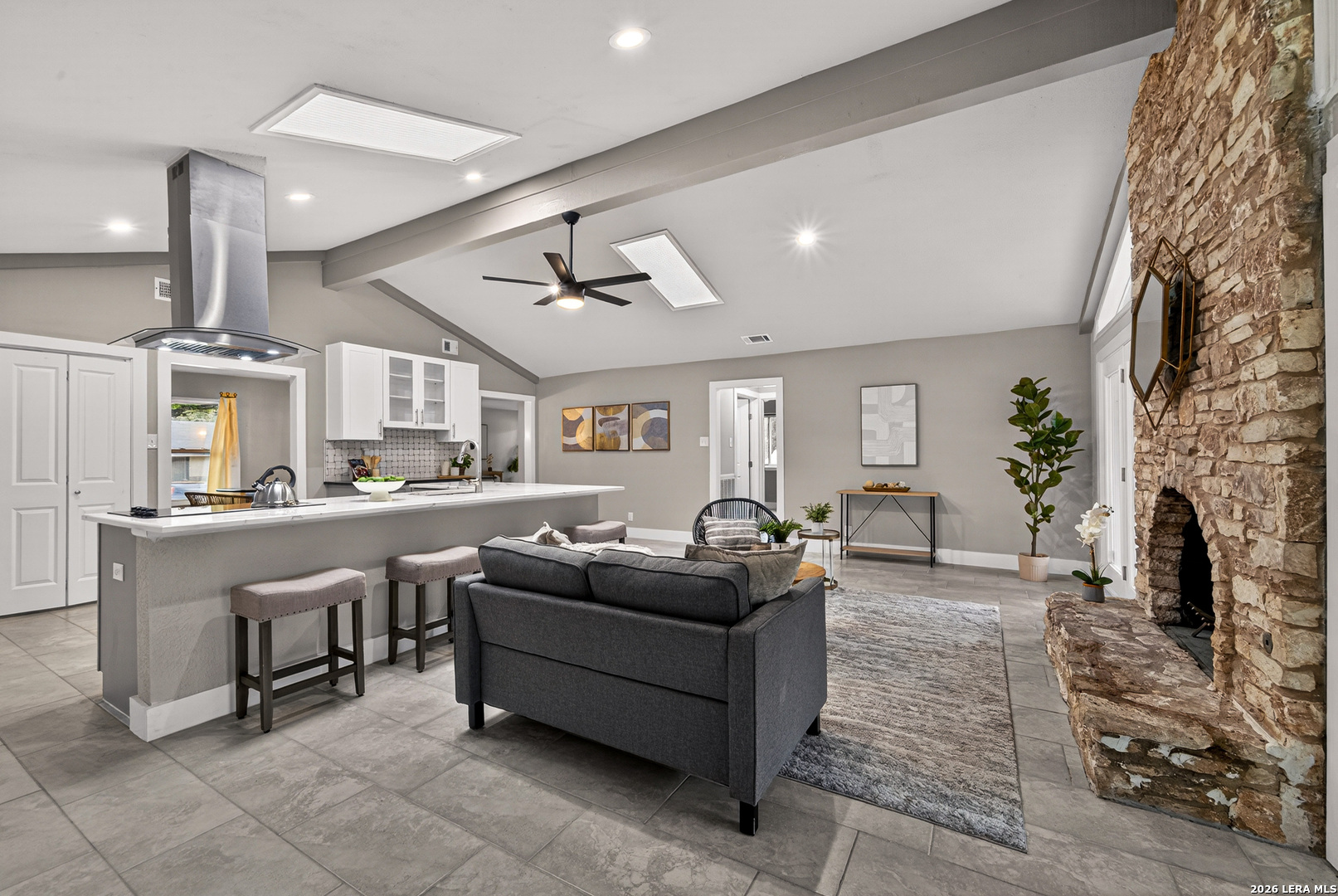 5935 forest knoll