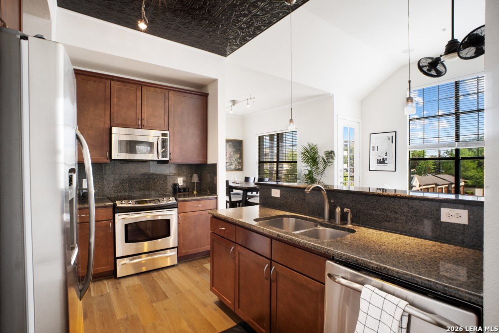 7342 Oak Manor Dr 1302